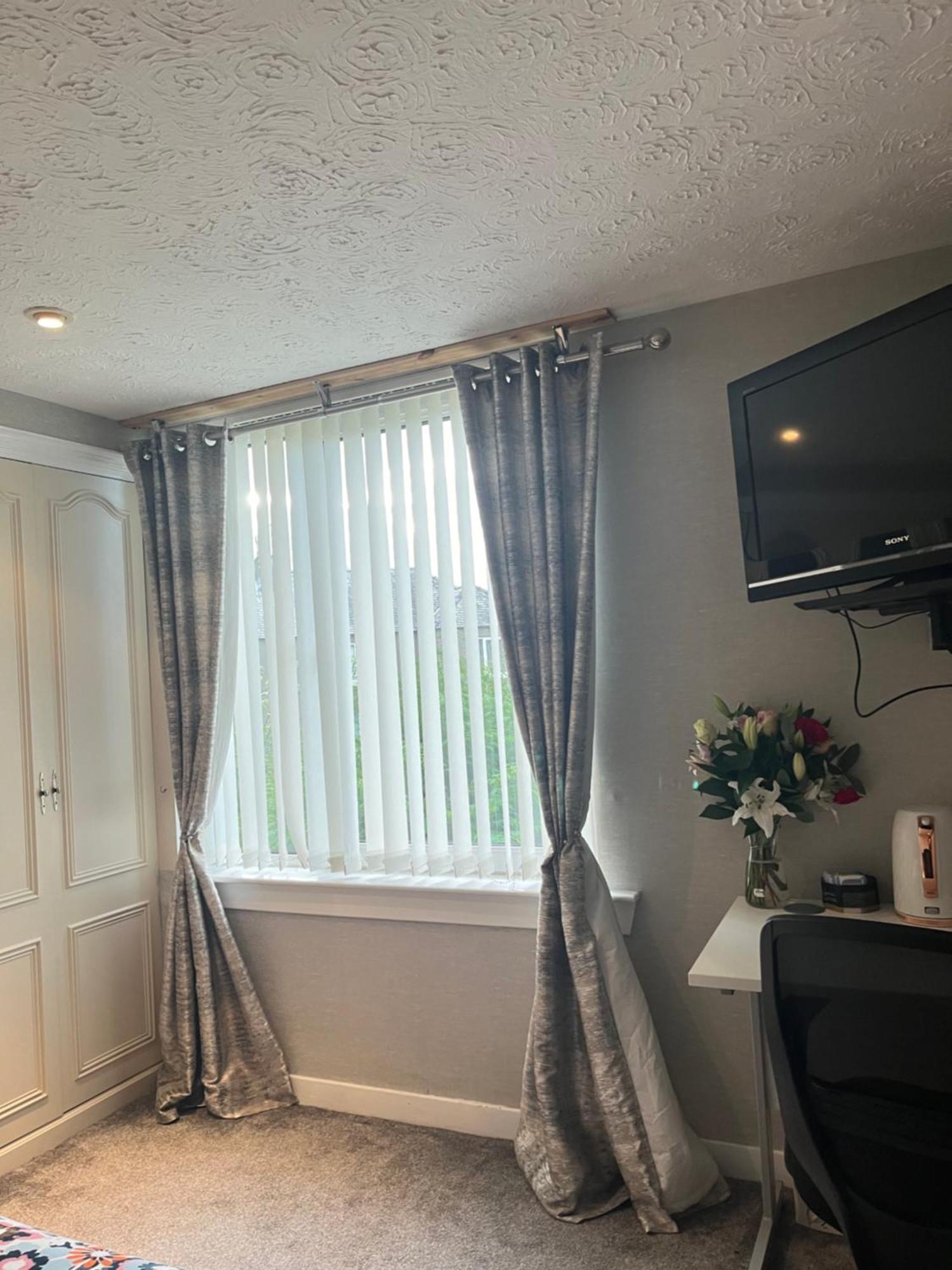 Room In A Home Edinburgh Exterior photo